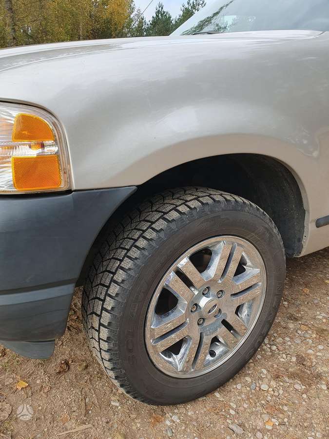 Ford Explorer 2005 — photo 15