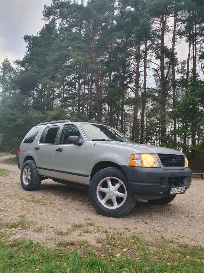Ford Explorer 2005 — photo 24