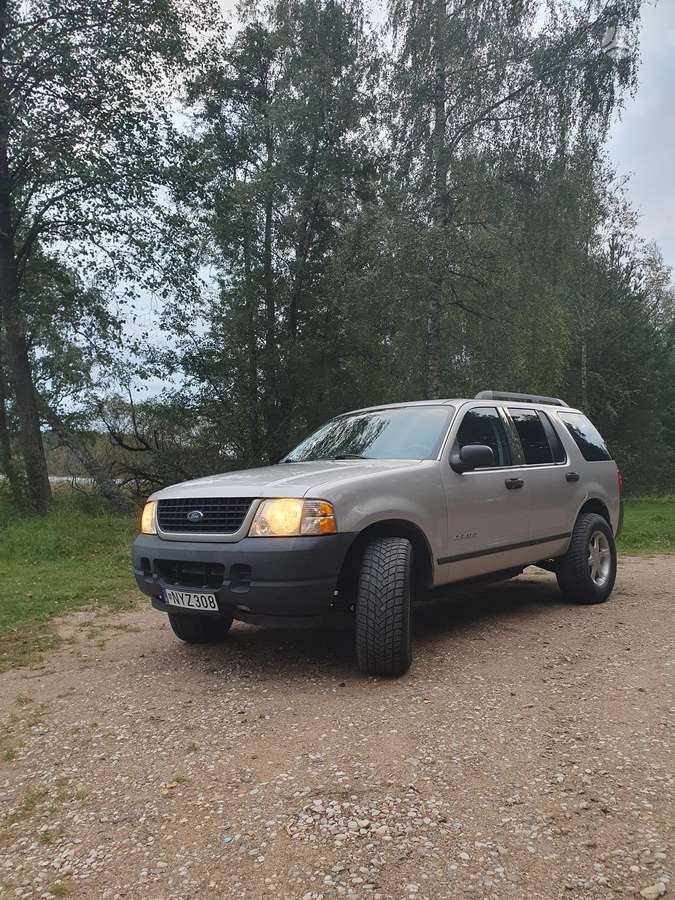 Ford Explorer 2005 — photo 25