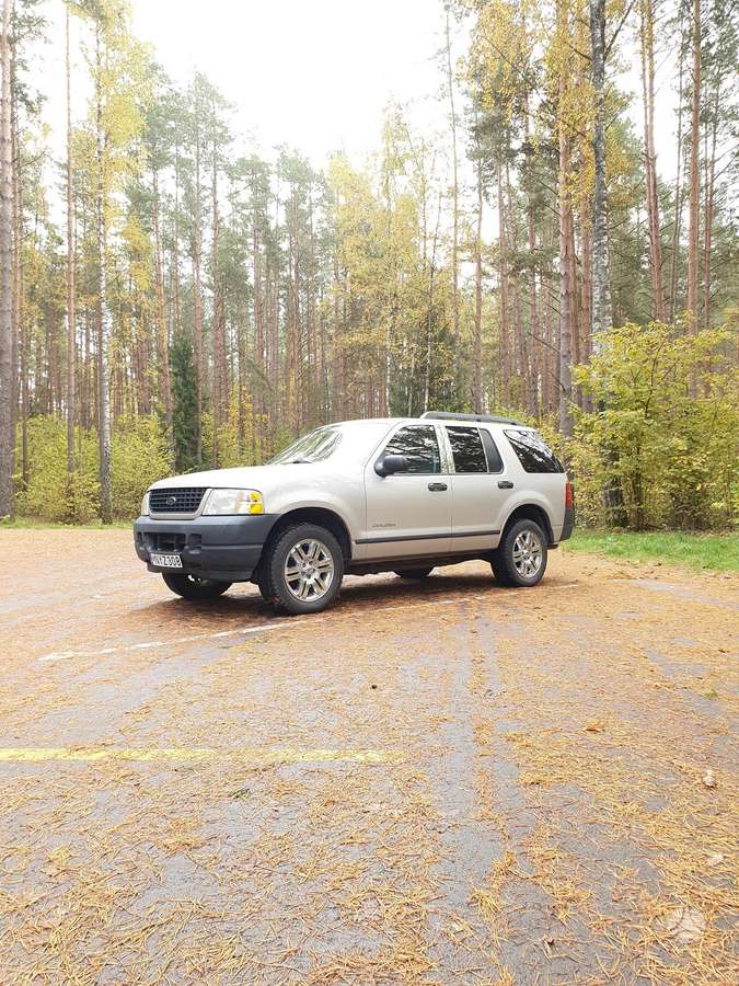 Ford Explorer 2005 — photo 5