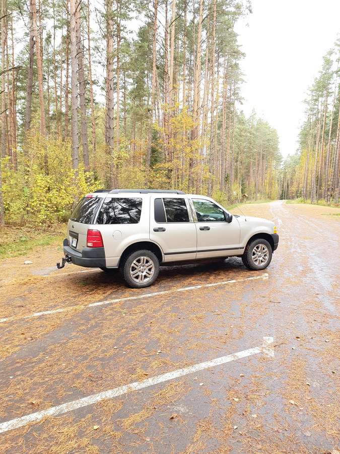 Ford Explorer 2005 — photo 7