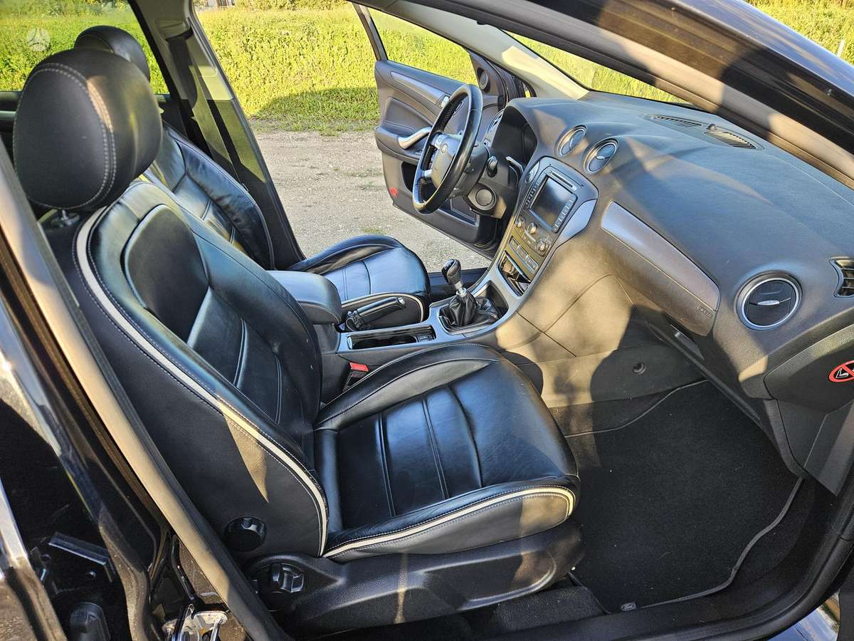 Ford Mondeo 2014 — photo 11