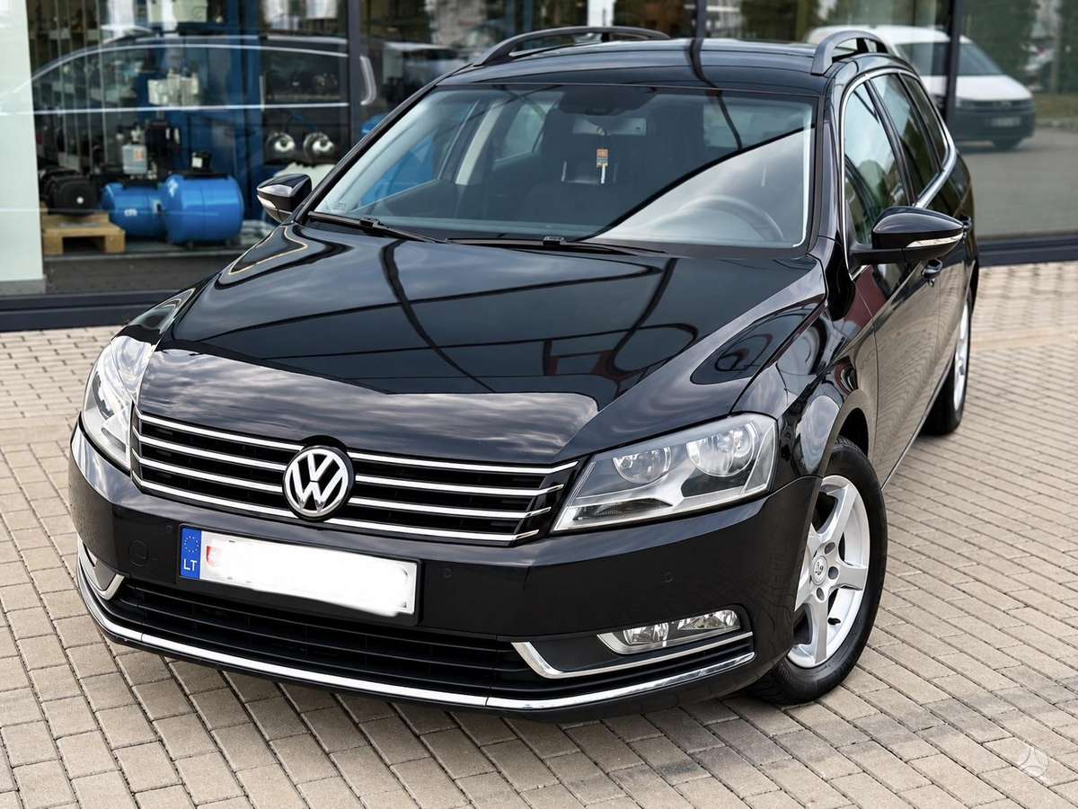 Volkswagen Passat 2012 — салон