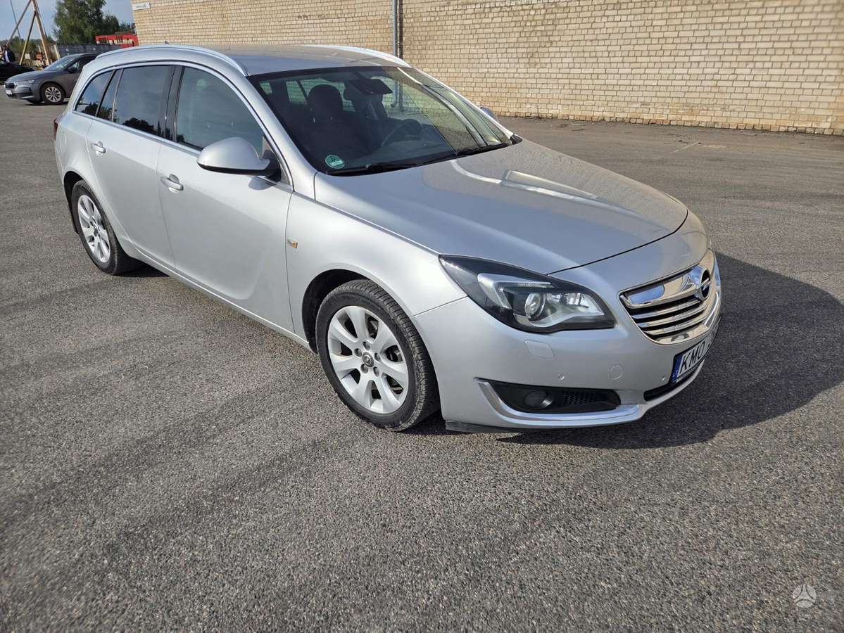 Opel Insignia 2015 — салон