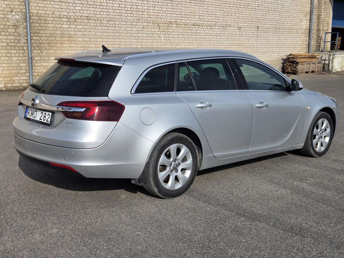 Opel Insignia 2015 — двигун 1956 cm³, 131 HP (96kW)