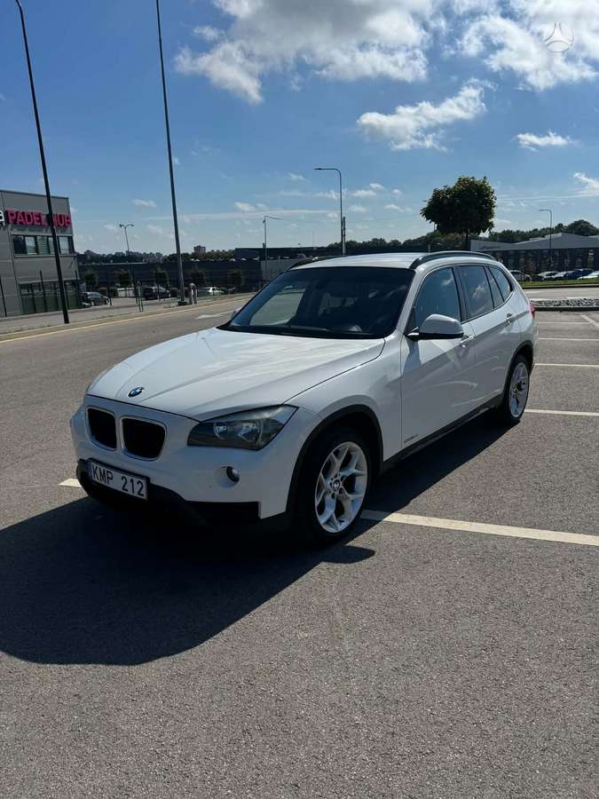 BMW X1 2012 — rear view