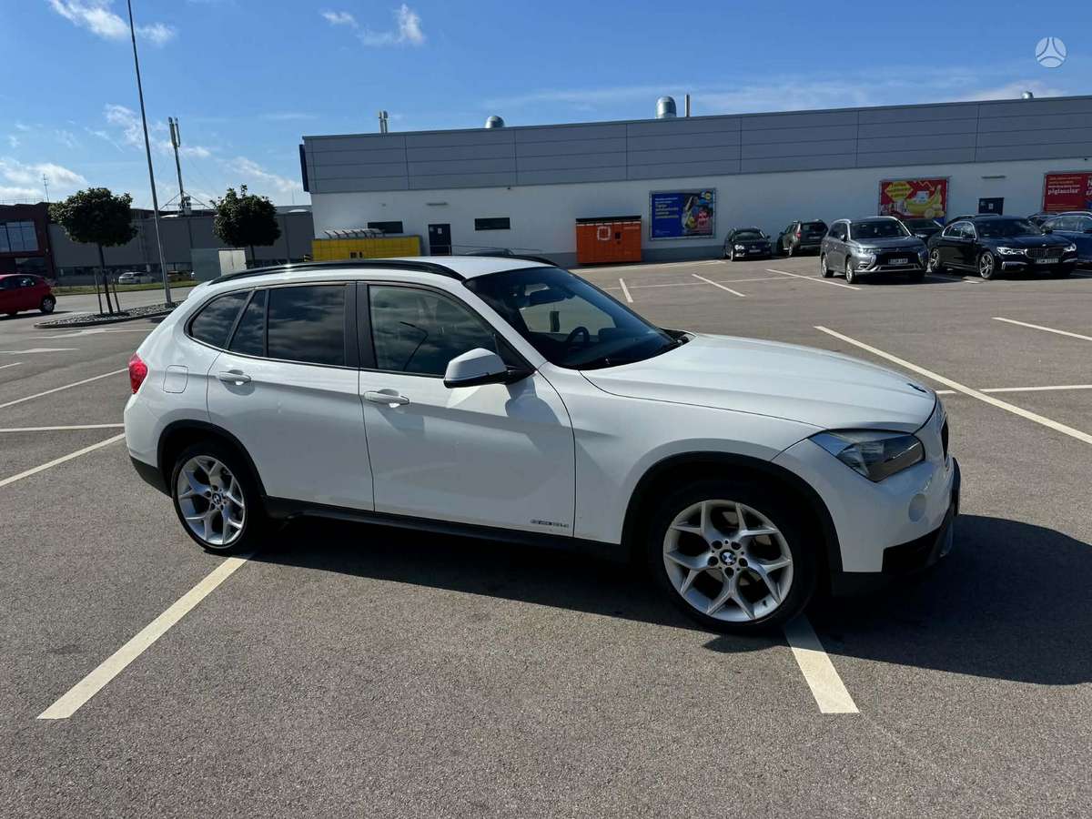 BMW X1 2012 — interior