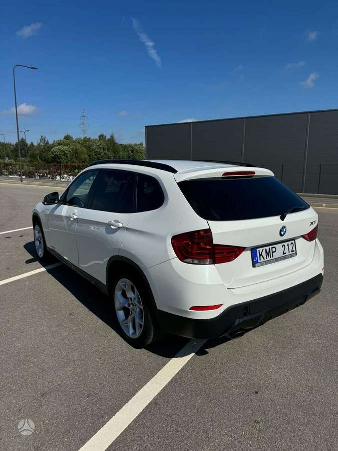 BMW X1 2012 — photo 6