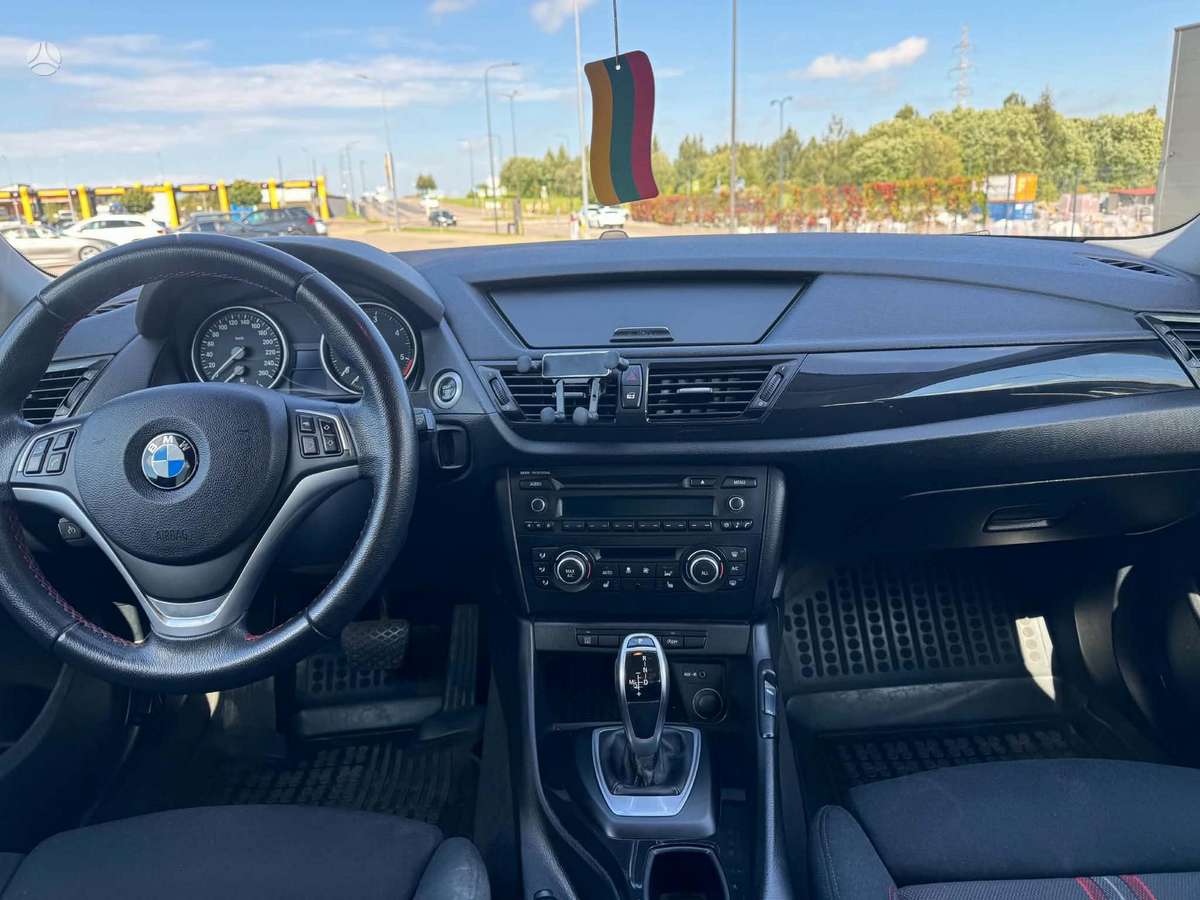 BMW X1 2012 — photo 7