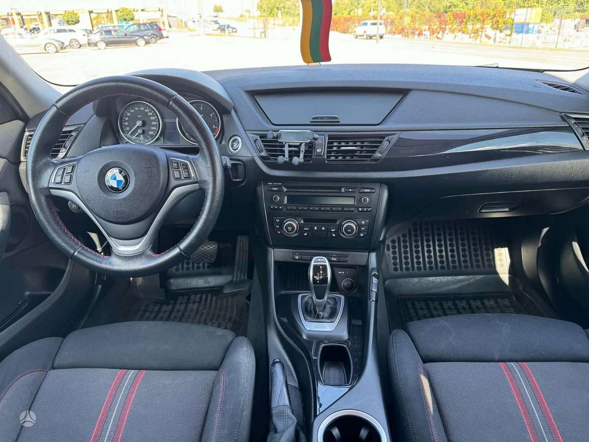 BMW X1 2012 — photo 8