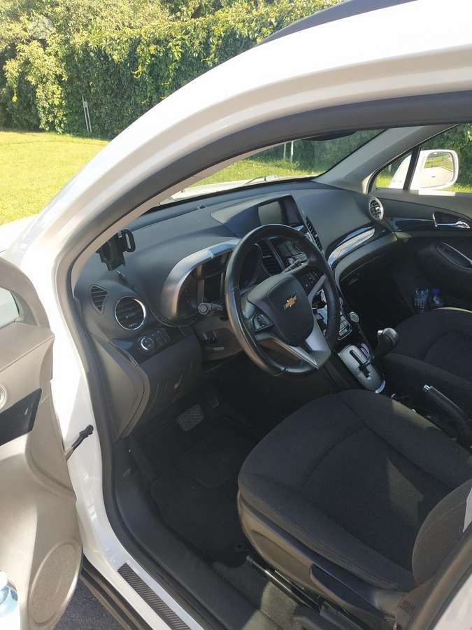 Chevrolet Orlando 2012 — photo 13