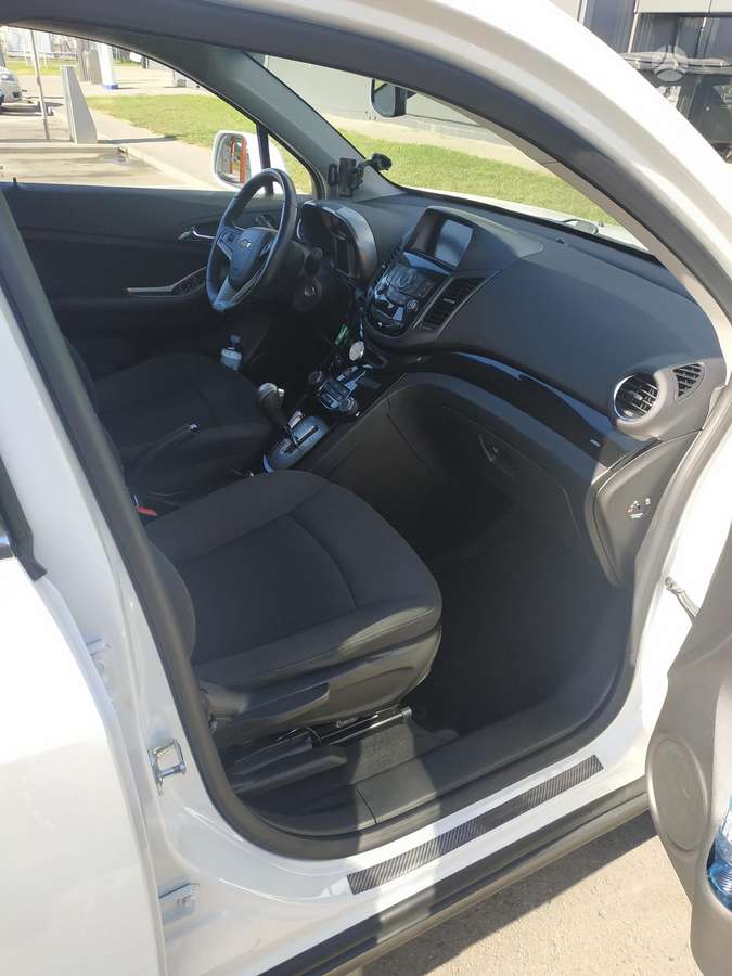 Chevrolet Orlando 2012 — photo 8
