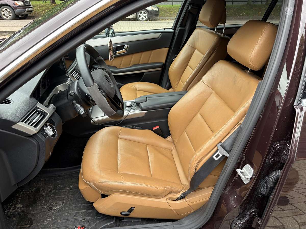 Mercedes-Benz E350 2009 — photo 10