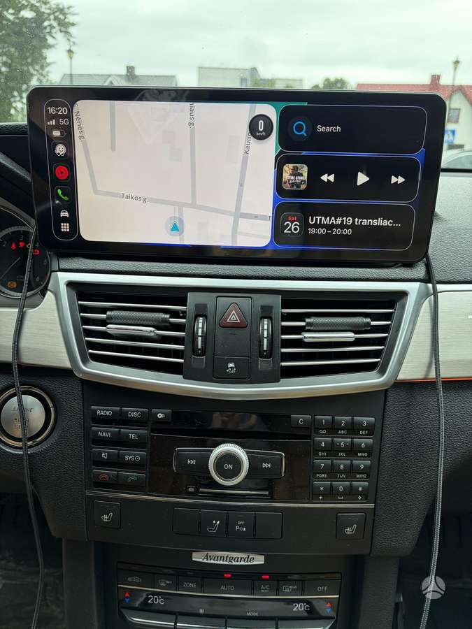 Mercedes-Benz E350 2009 — photo 11