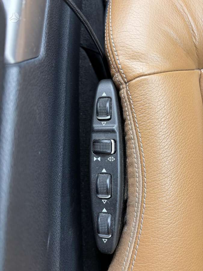 Mercedes-Benz E350 2009 — photo 13
