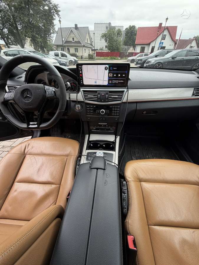 Mercedes-Benz E350 2009 — photo 16