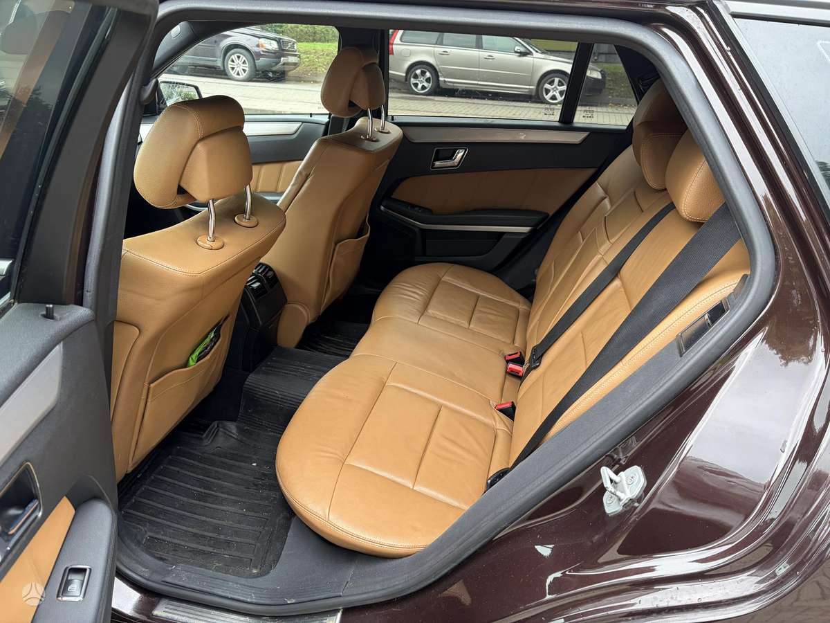Mercedes-Benz E350 2009 — photo 7