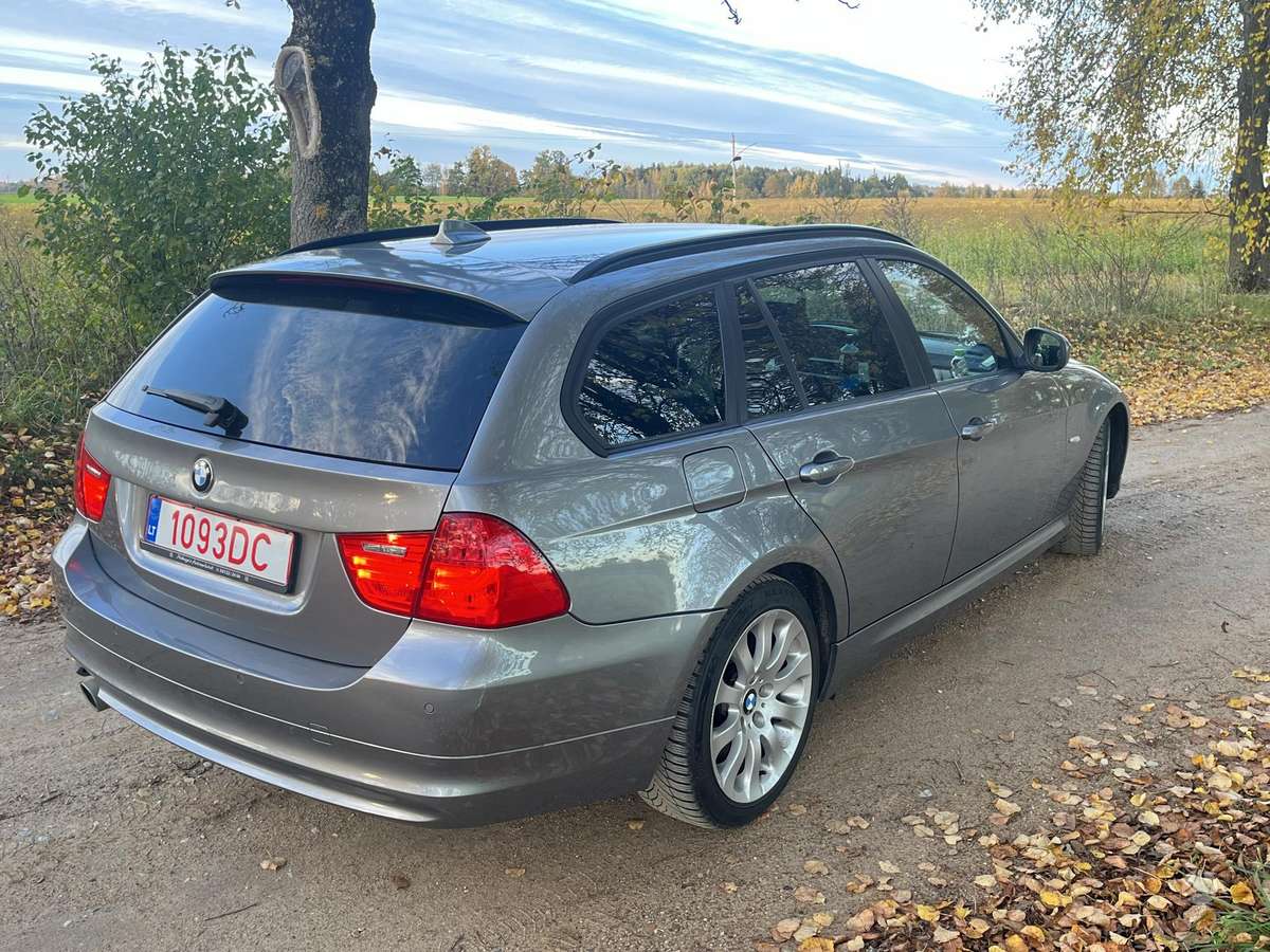 BMW 320 2011 — двигун 1995 cm³, 184 HP (135kW)