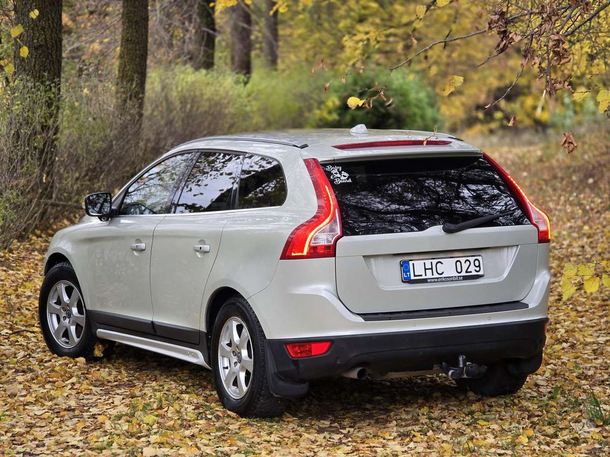 Volvo XC60 2009 — фото 10