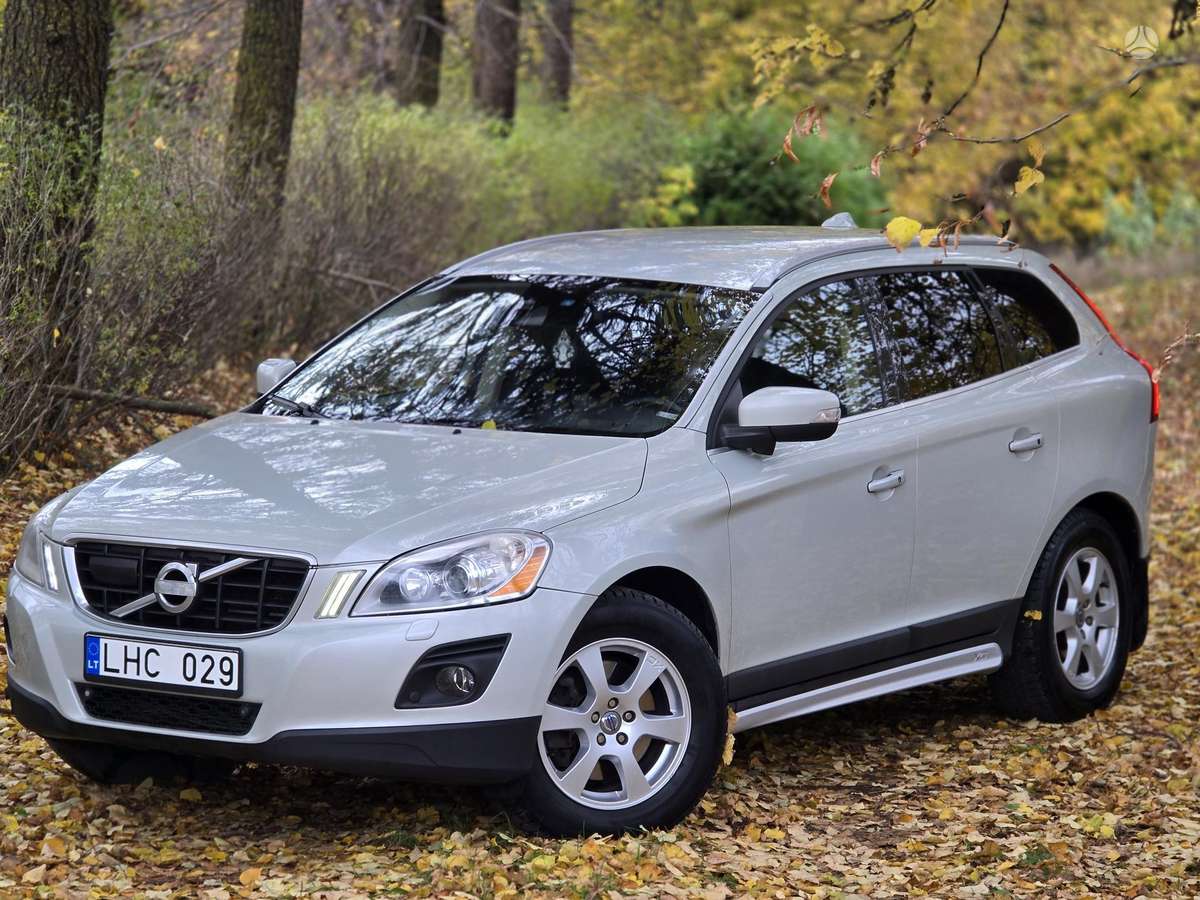 Volvo XC60 2009 — вигляд ззаду