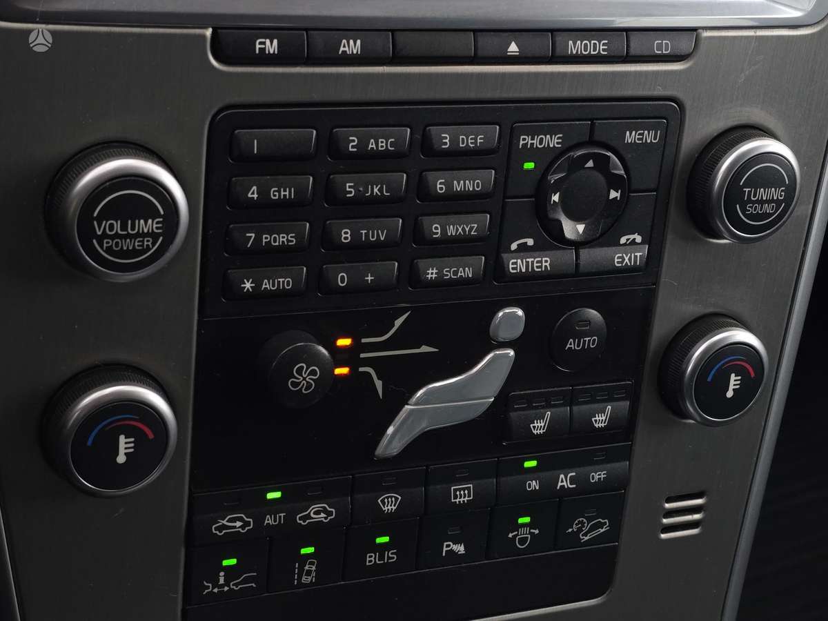 Volvo XC60 2009 — фото 27