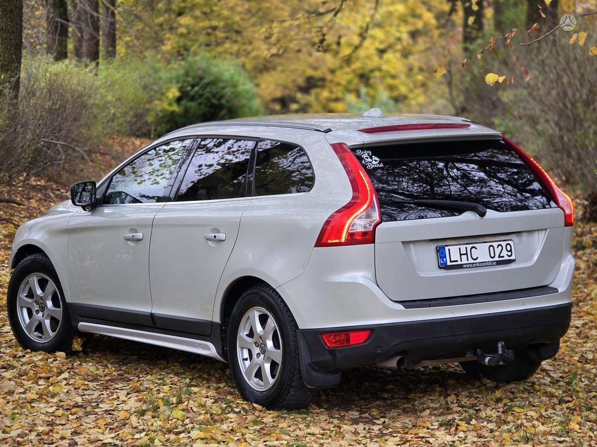 Volvo XC60 2009 — фото 9