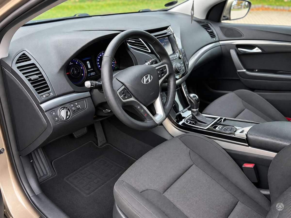 Hyundai i40 2011 — photo 11