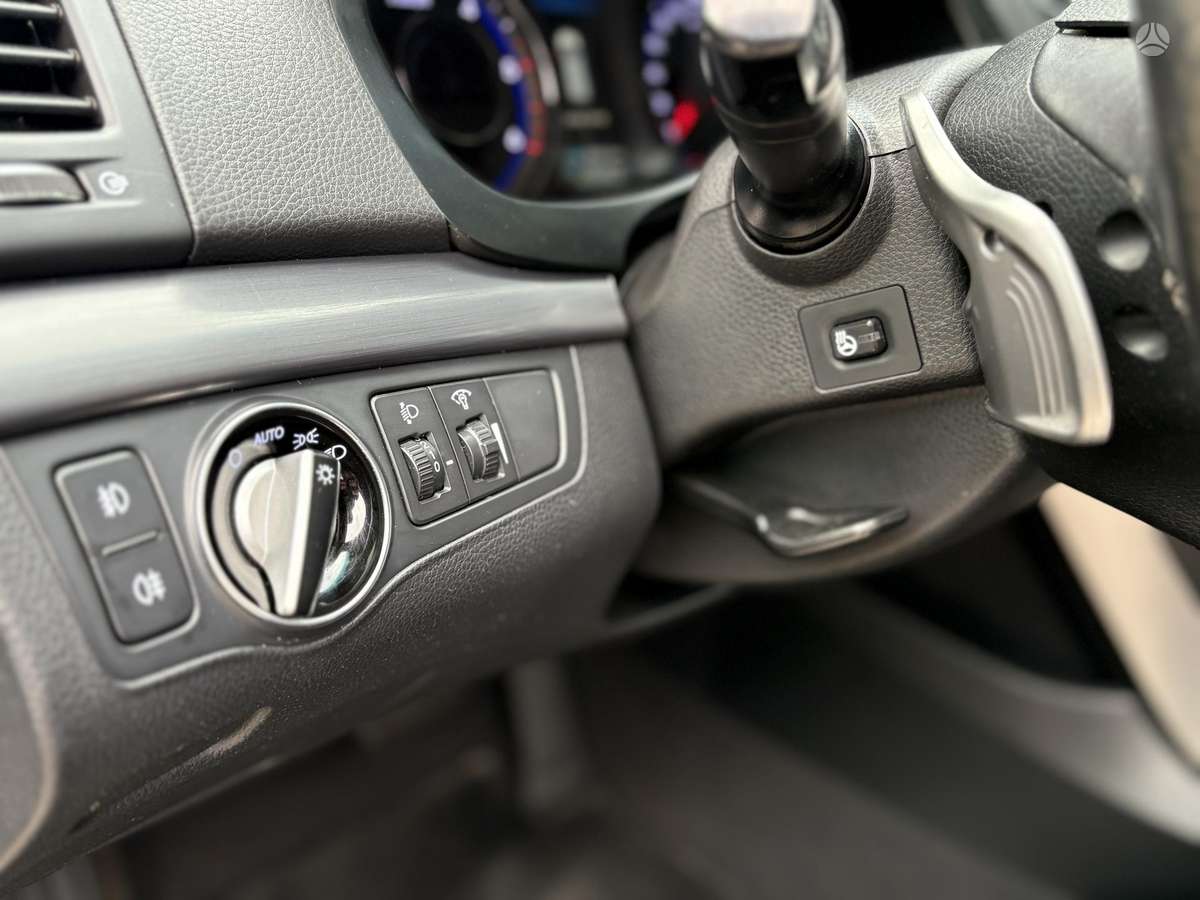 Hyundai i40 2011 — photo 13