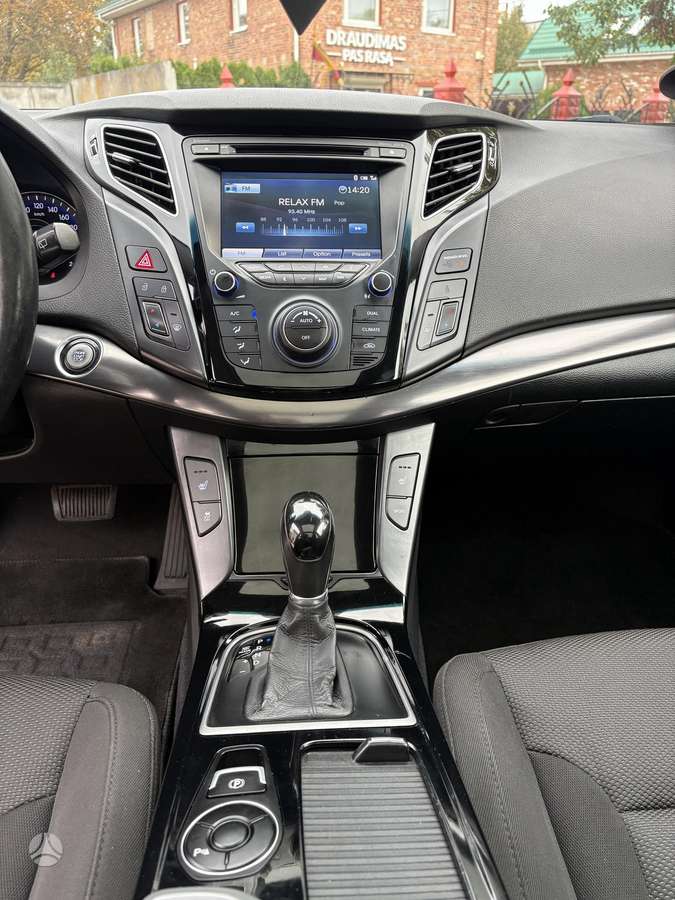 Hyundai i40 2011 — photo 16
