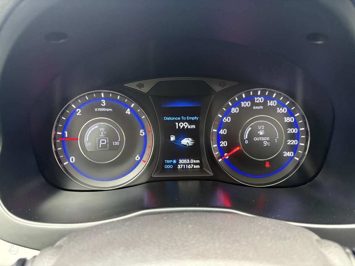 Hyundai i40 2011 — photo 18