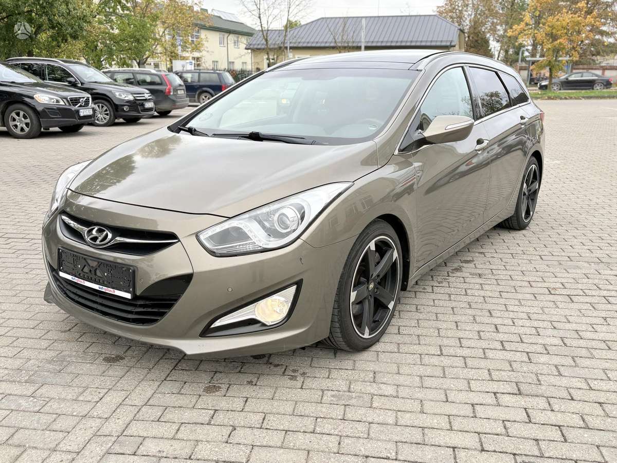 Hyundai i40 2011 — engine 1685 cm³, 136 HP (100kW)