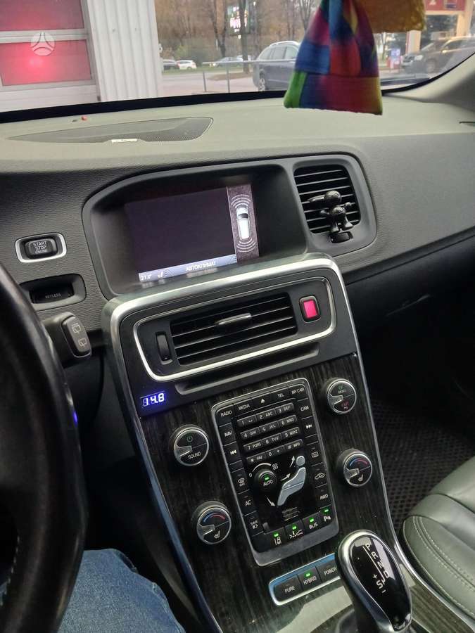 Volvo V60 2013 — photo 13