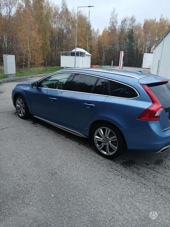 Volvo V60 2013 — photo 6