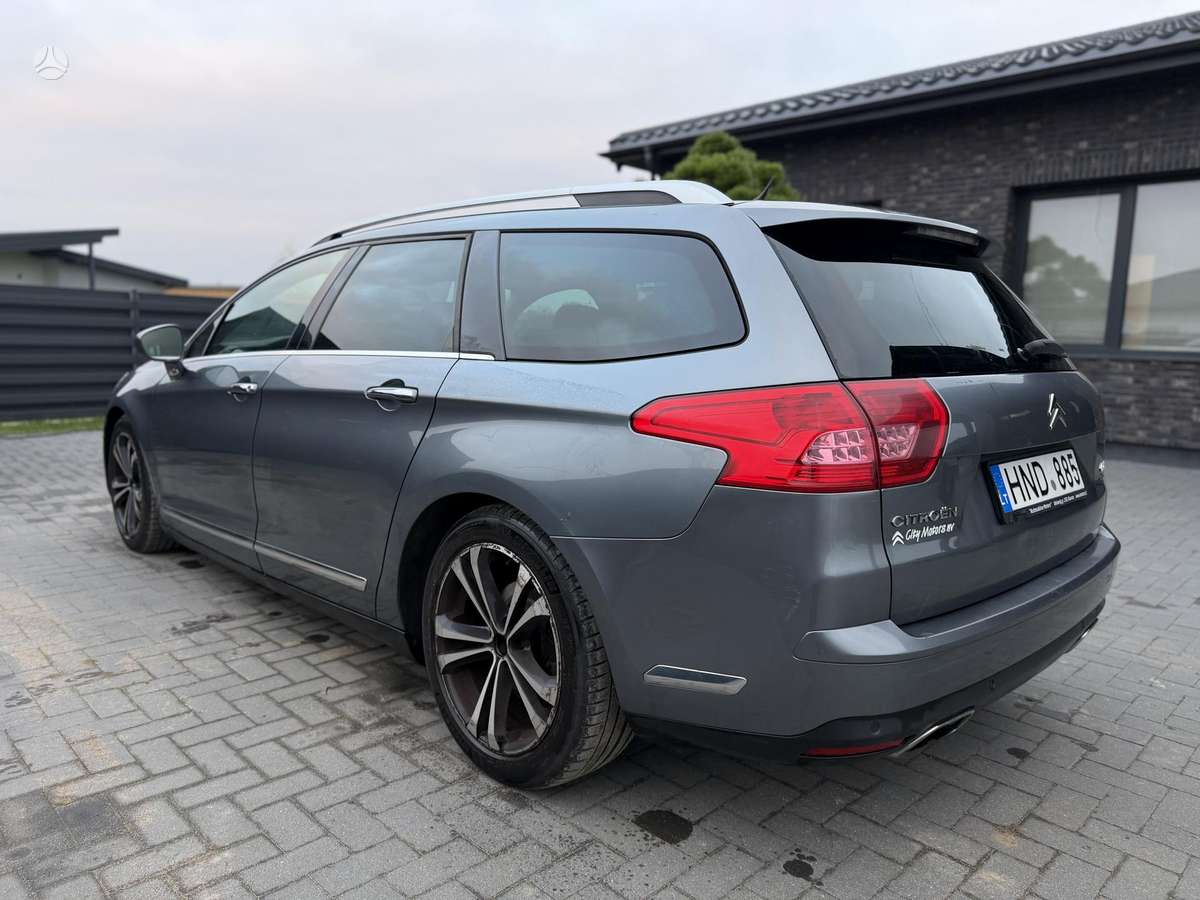 Citroen C5 2009 — rear view