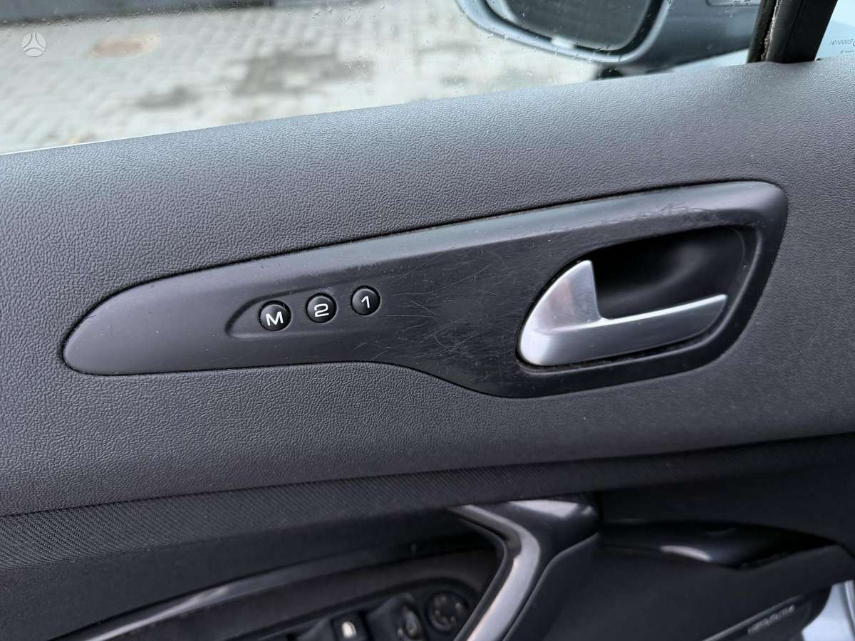 Citroen C5 2009 — photo 20