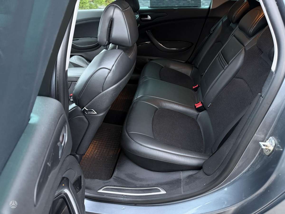 Citroen C5 2009 — photo 21
