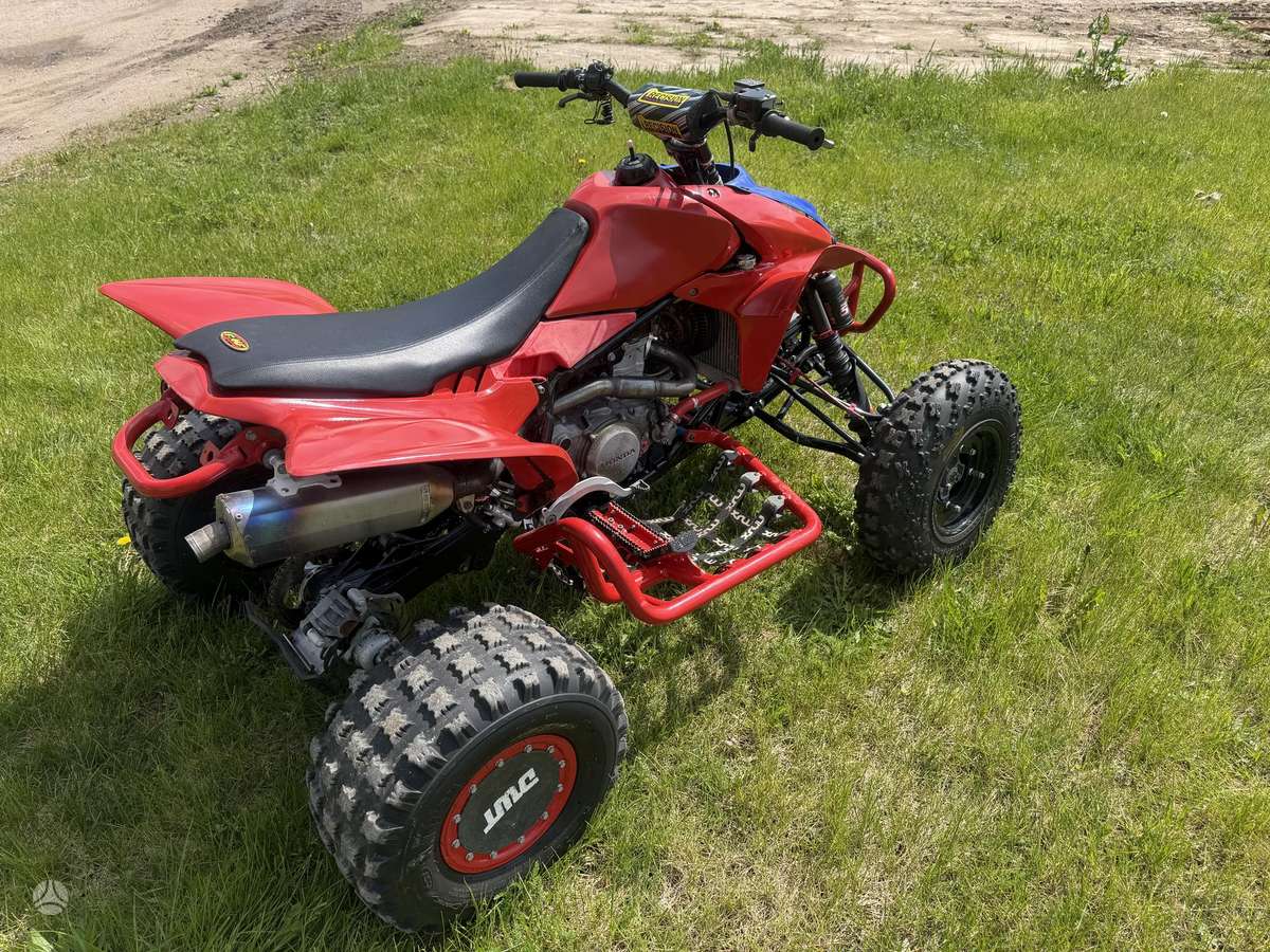 Honda TRX 2010 — engine 450 cm³