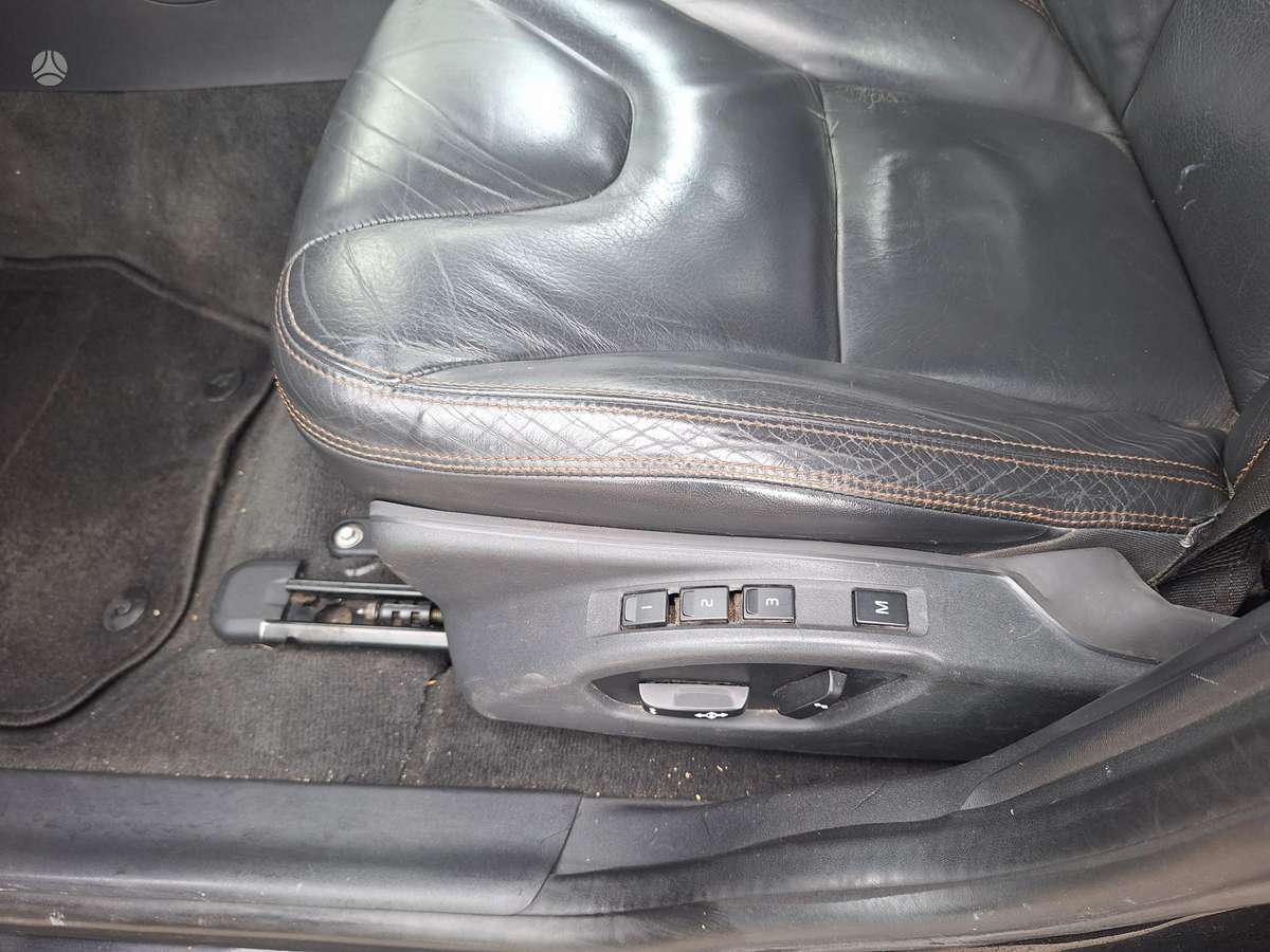Volvo XC60 2010 — photo 18