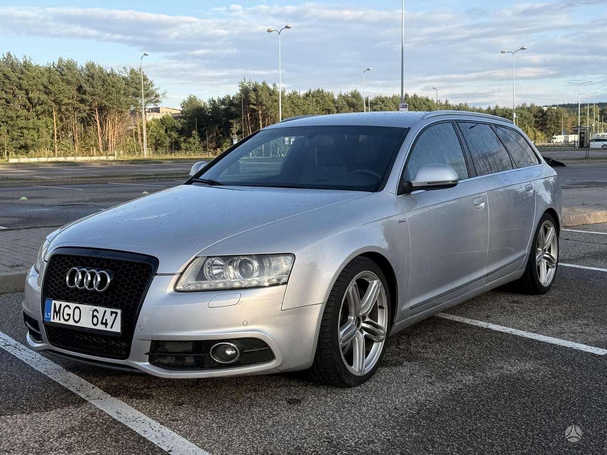Audi A6 2011 — салон