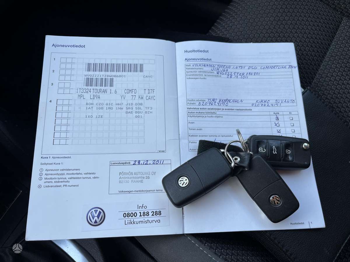 Volkswagen Touran 2011 — photo 14