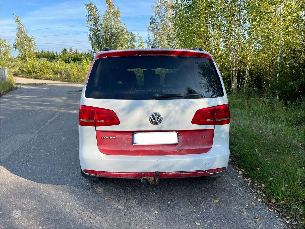 Volkswagen Touran 2011 — photo 6