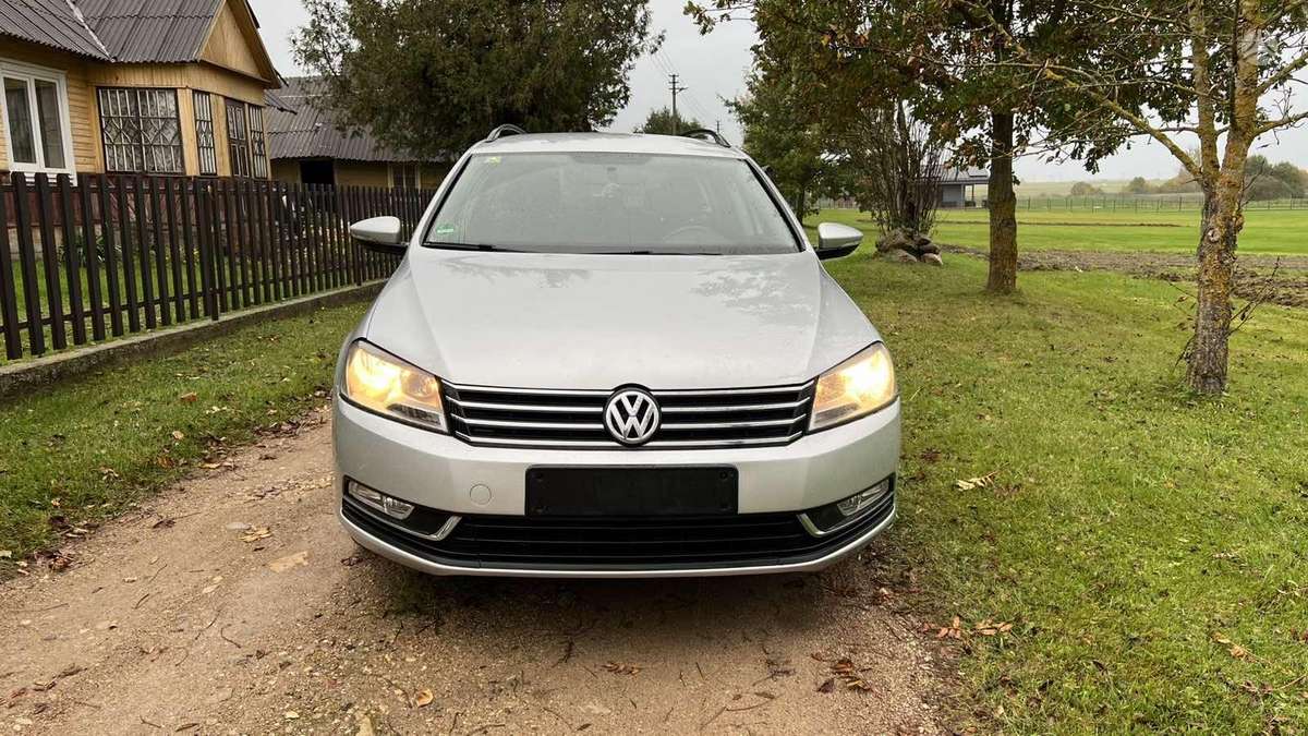 Volkswagen Passat 2013 — салон