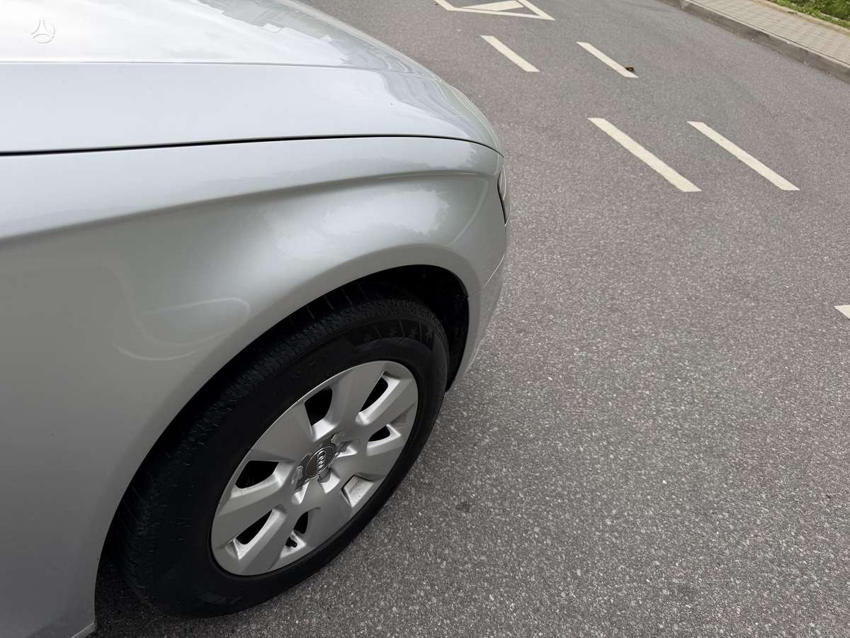 Audi A4 2011 — photo 12