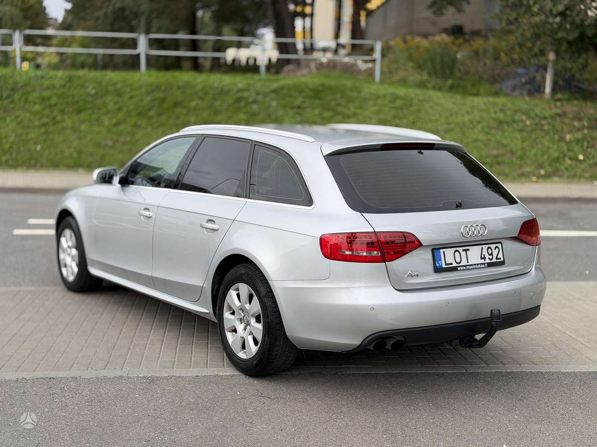 Audi A4 2011 — photo 5