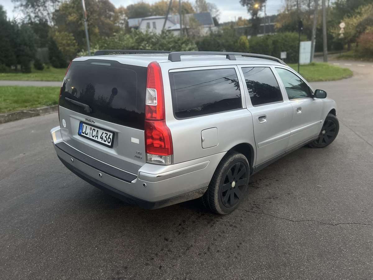 Volvo V70 2005 — салон