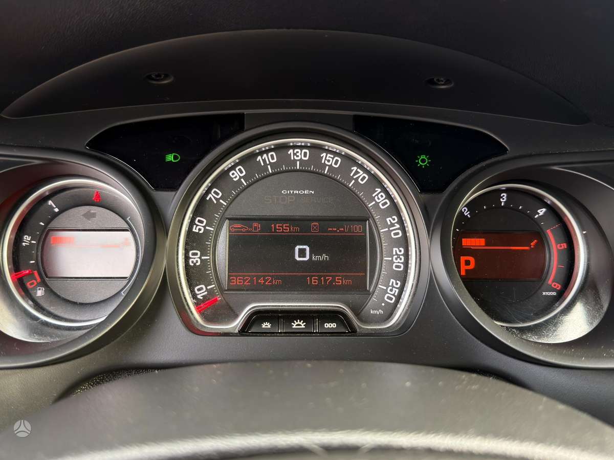 Citroen C5 2010 — photo 17