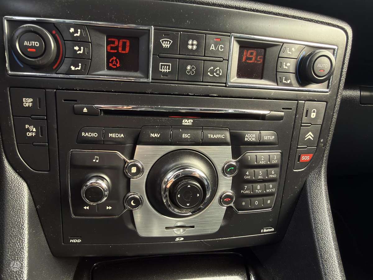 Citroen C5 2010 — photo 20