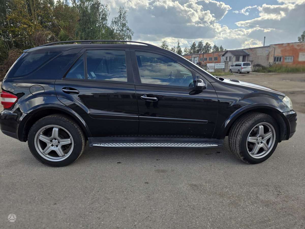 Mercedes-Benz ML320 2006 — двигун 2987 cm³, 224 HP (165kW)
