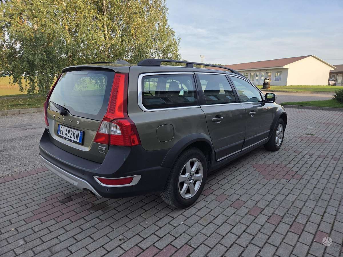 Volvo XC70 2012 — двигун 2400 cm³, 163 HP (120kW)