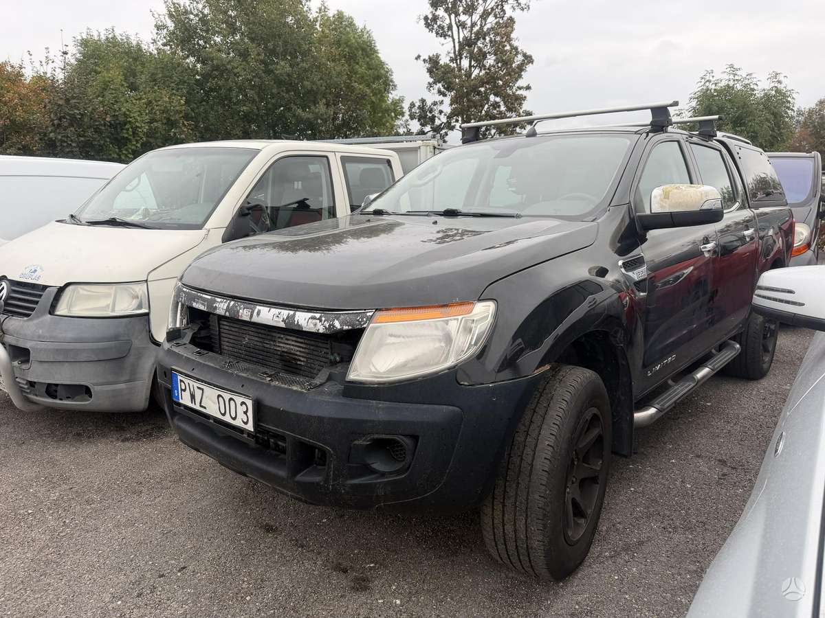 Ford Ranger 2013 — rear view